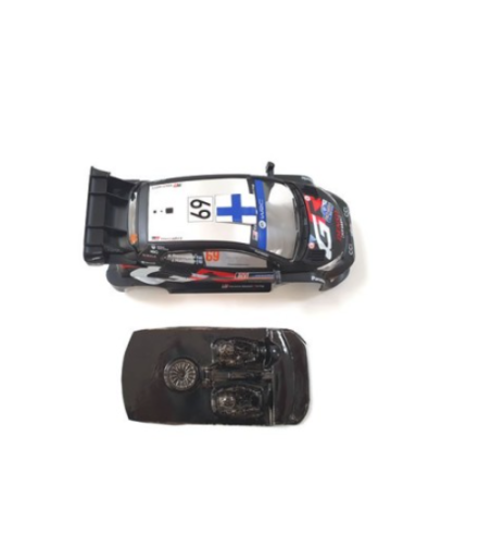 Mustang M-L0070R Lexan rally Toyota Yaris SCX - Ligereza y detalle slot